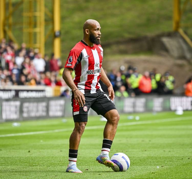 5倍薪水！泰晤士：姆贝莫想去曼联并要25万周薪 小蜜蜂标价6000万